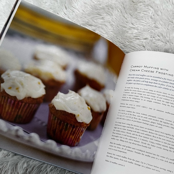 ❤️ William Sonoma Entertaining Hard Back Book - Picture 3 of 3